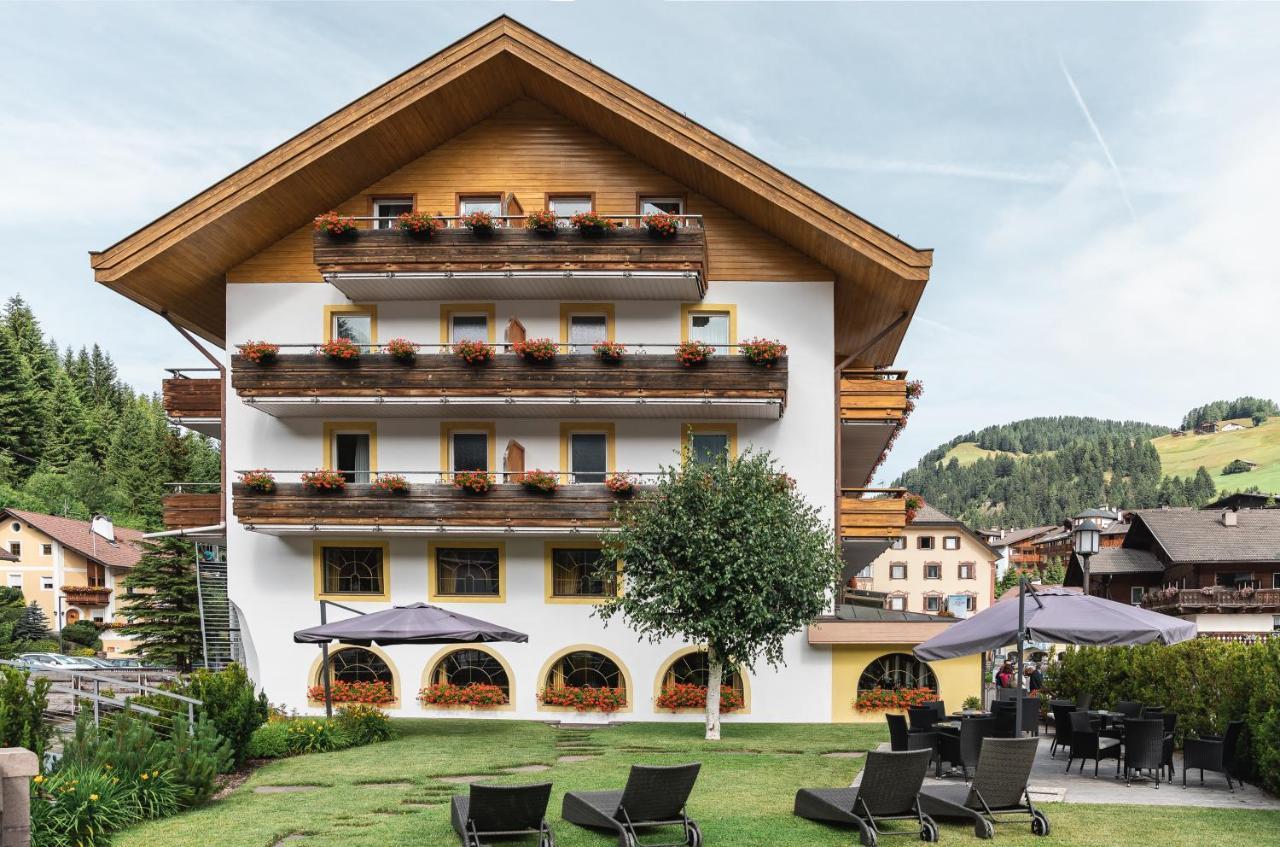 Hotel Oswald Selva di Val Gardena Exterior foto